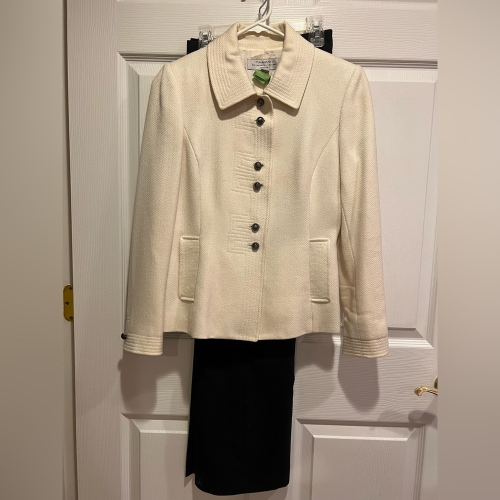 Tahari 2 piece Suit with Grey Buttons! Comes with dark Grey Pant!
